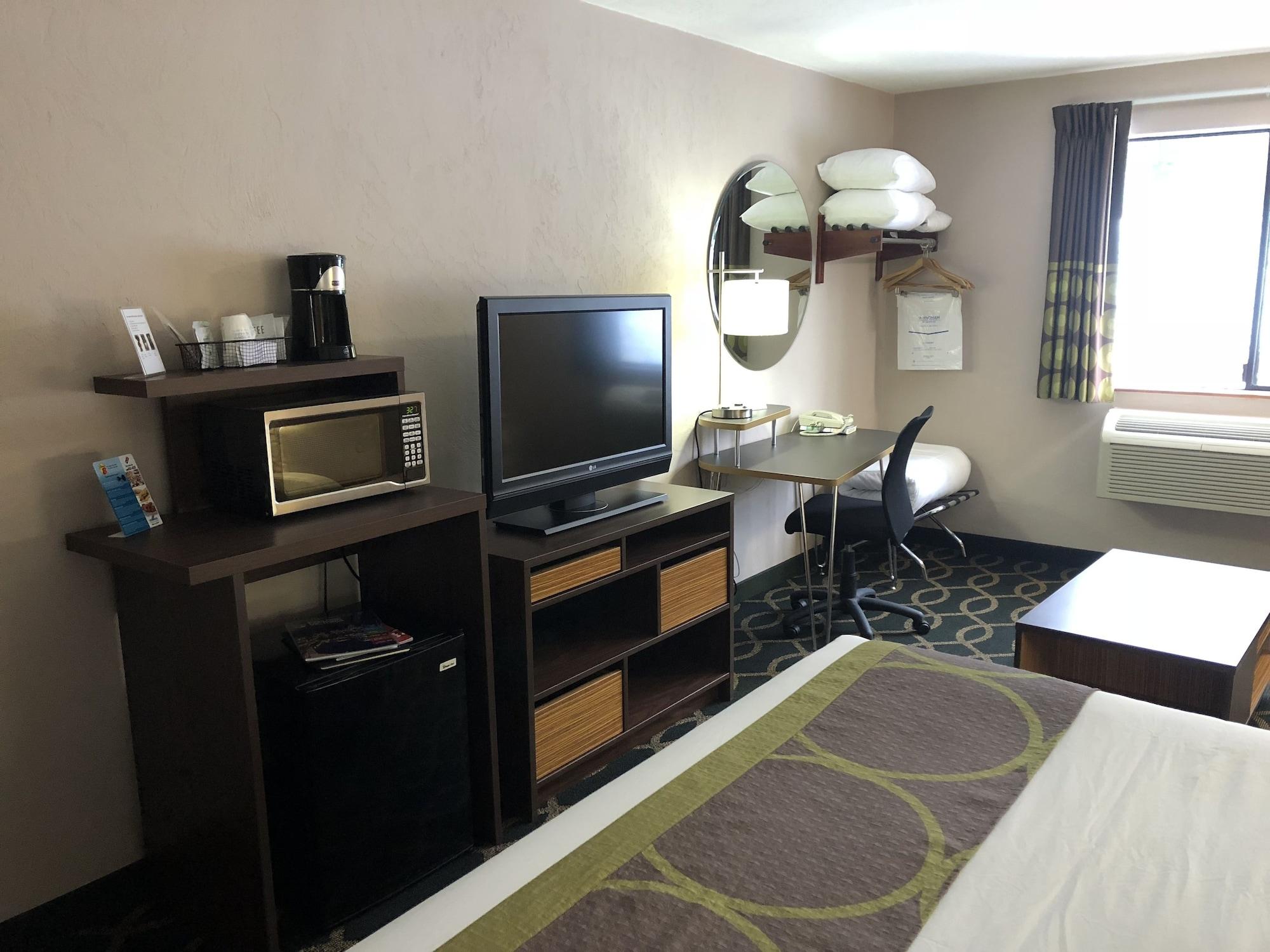 Super 8 By Wyndham Port Angeles At Olympic National Park Motel Exterior photo