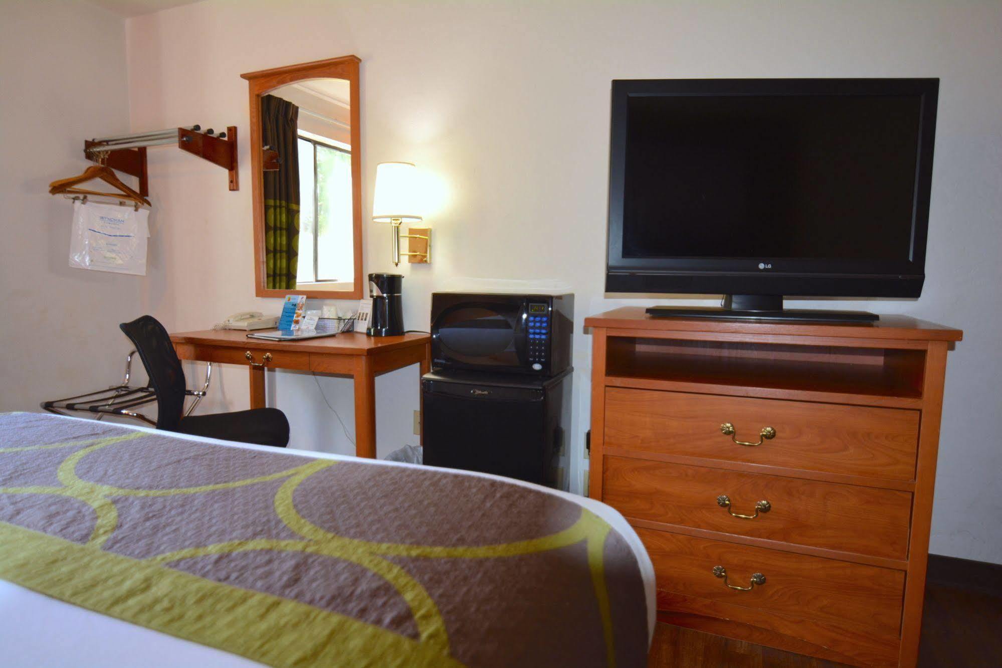 Super 8 By Wyndham Port Angeles At Olympic National Park Motel Exterior photo